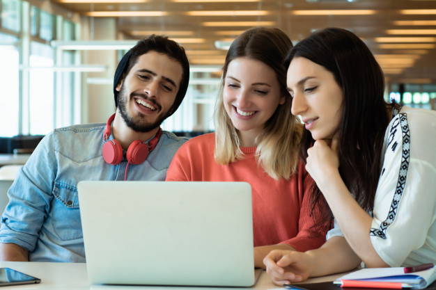 becas para estudiar en Chile buscar
