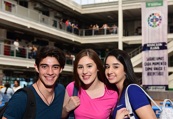 qué requisitos para dar clases en preparatoria necesito?